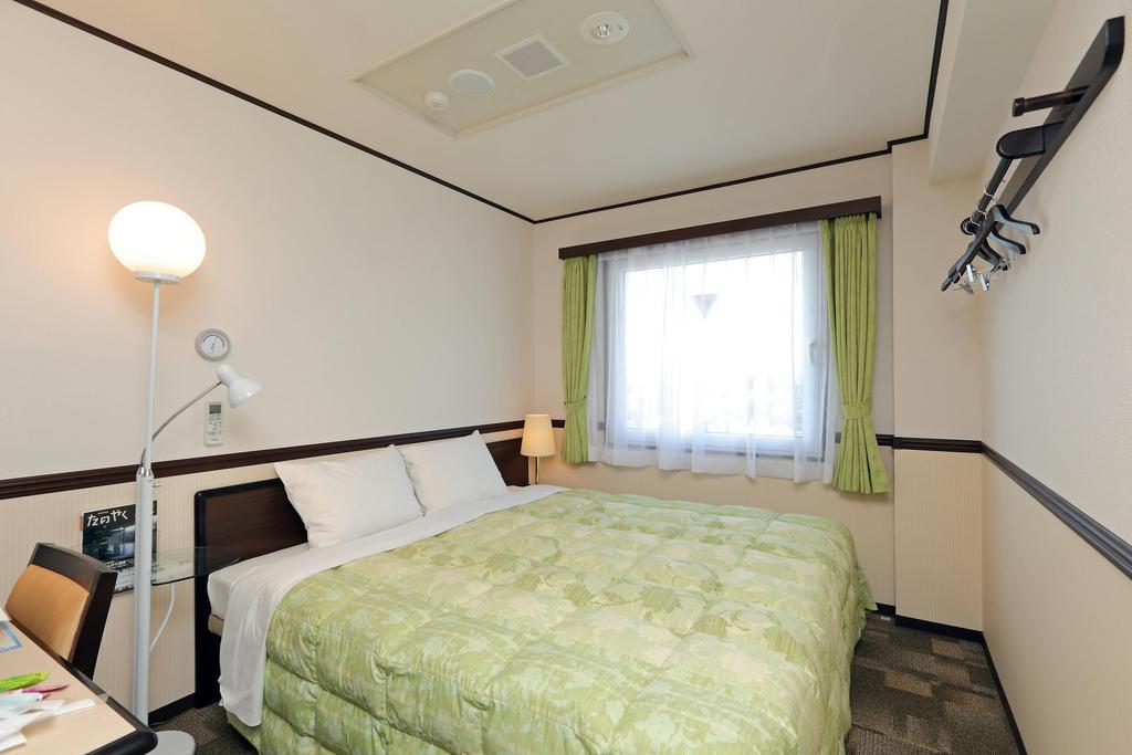 Toyoko Inn Yokohama Minatomirai-Sen Nihon-Odori Ekimae Pokoj fotografie